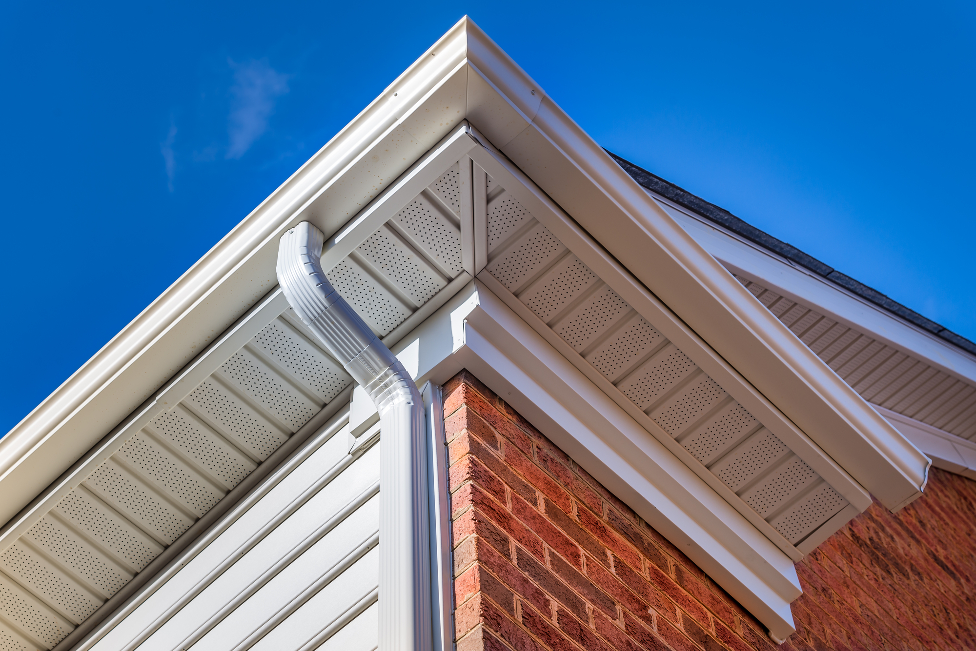 The Ultimate Guide to Seamless Gutters