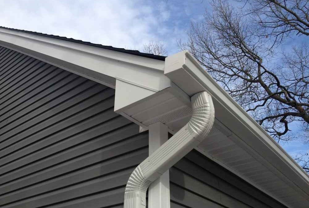 Don’t Get Washed Away! Choosing the Perfect Gutter Size for Peak Home Value